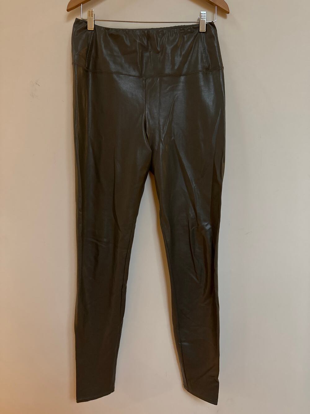 Wilfred Free "Daria" Pant High-waisted UnReal Faux Brown Grey Leather Leggings